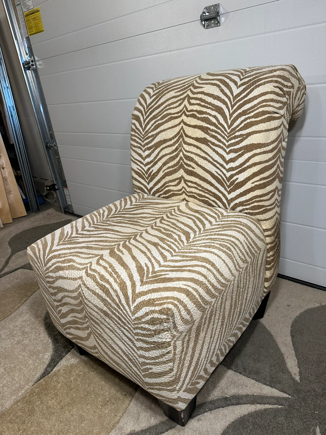 Zebra Print Accent Chair – Stylish & Comfortable