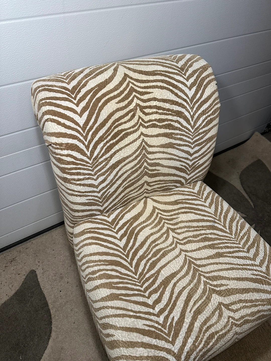 Zebra Print Accent Chair – Stylish & Comfortable - photo 4