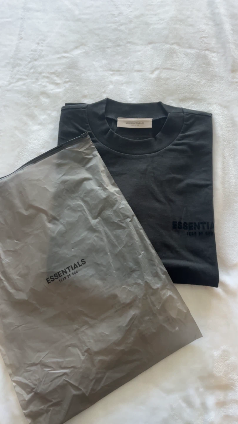 Essentials Fear of God T-Shirt - photo 5
