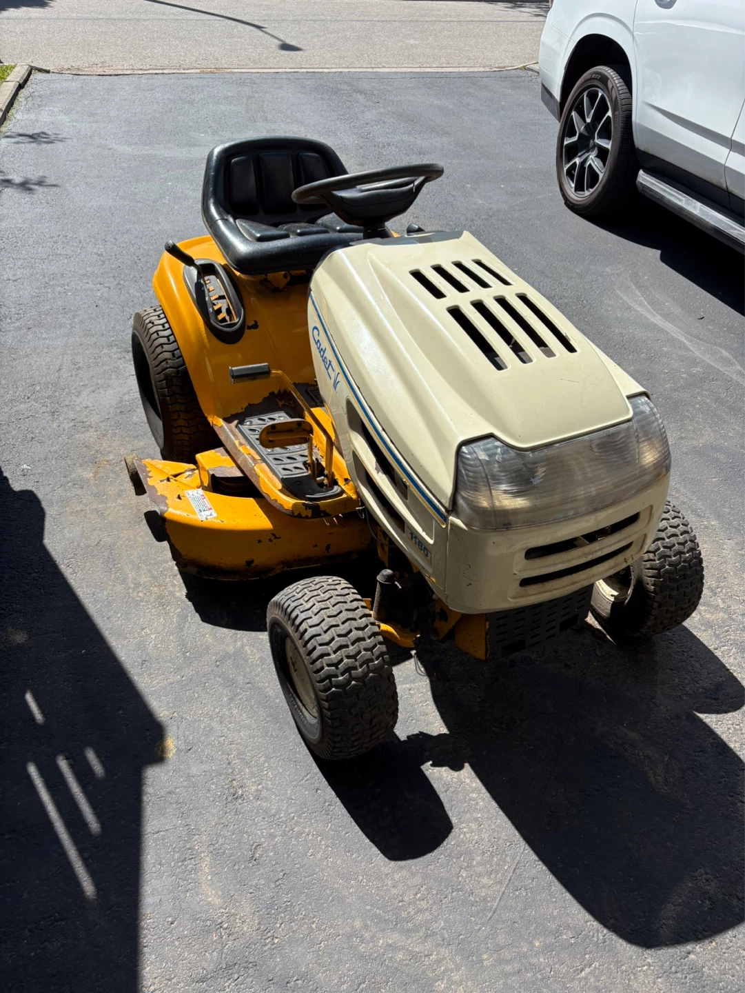 Cub cadet lawn tractor