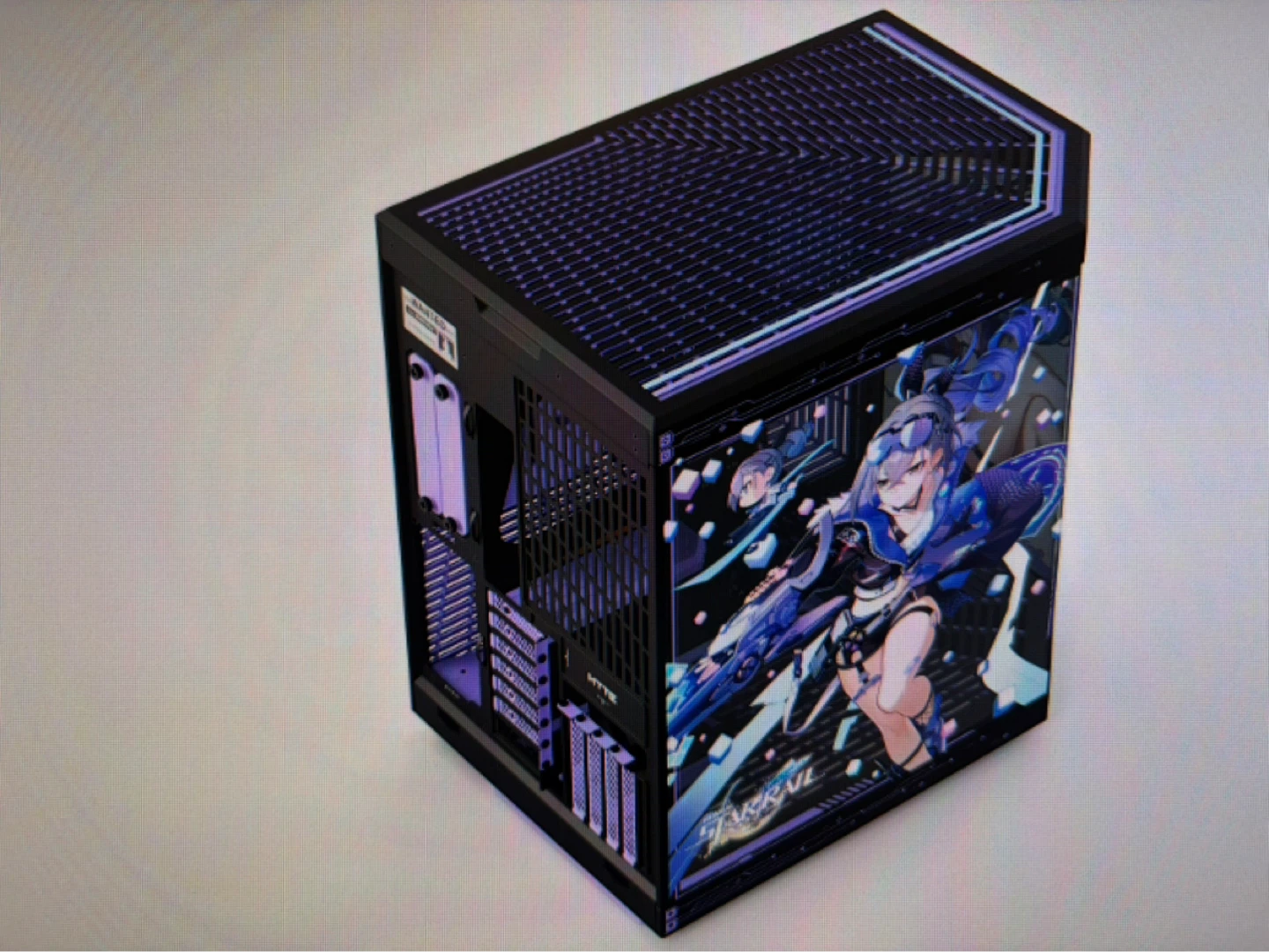 HYTE Silverwolf PC Case + Keycap Bundles - photo 3