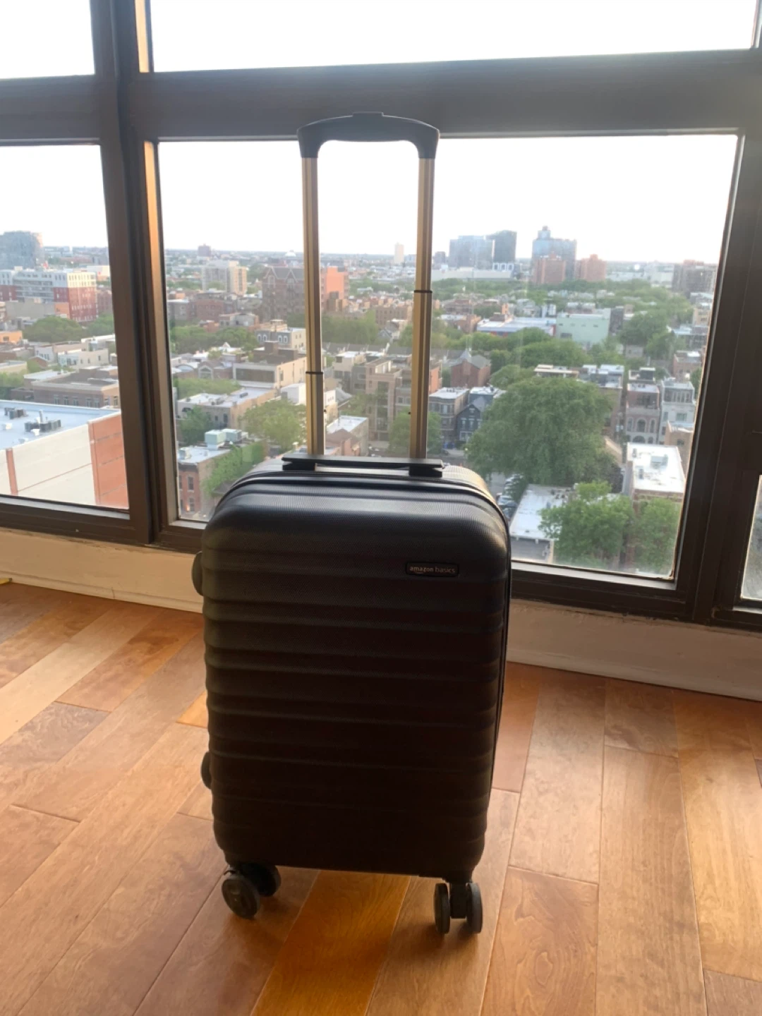 NEVER USED - Amazon Basics Hardside Spinner Suitcase