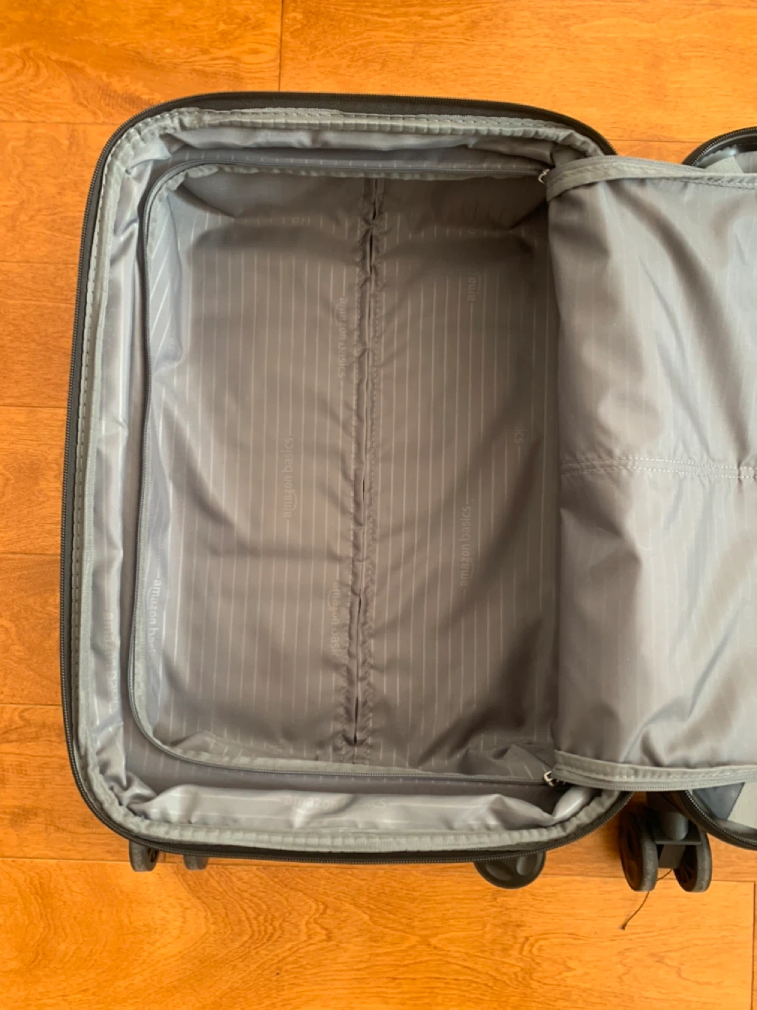 NEVER USED - Amazon Basics Hardside Spinner Suitcase - photo 3