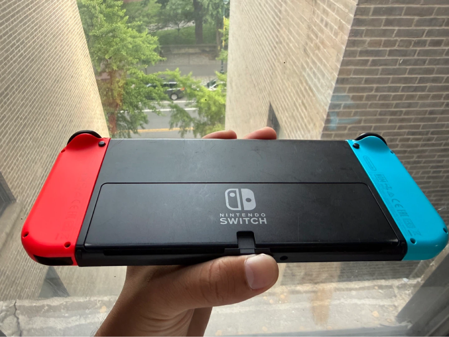 OLED Nintendo Switch - Fair Condition - photo 2