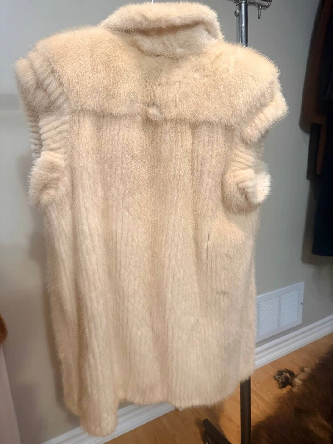 Vintage Mink ,Fox Fur & Coat and Canada Goose - photo 4