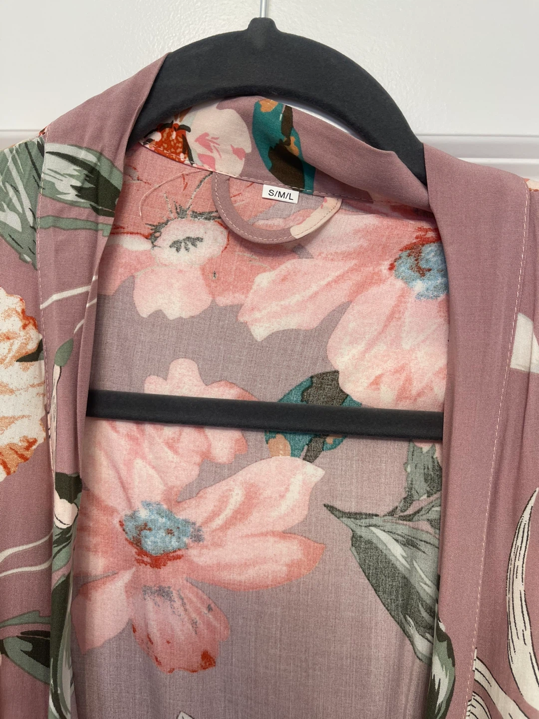 Floral robe only worn once $10 - photo 2