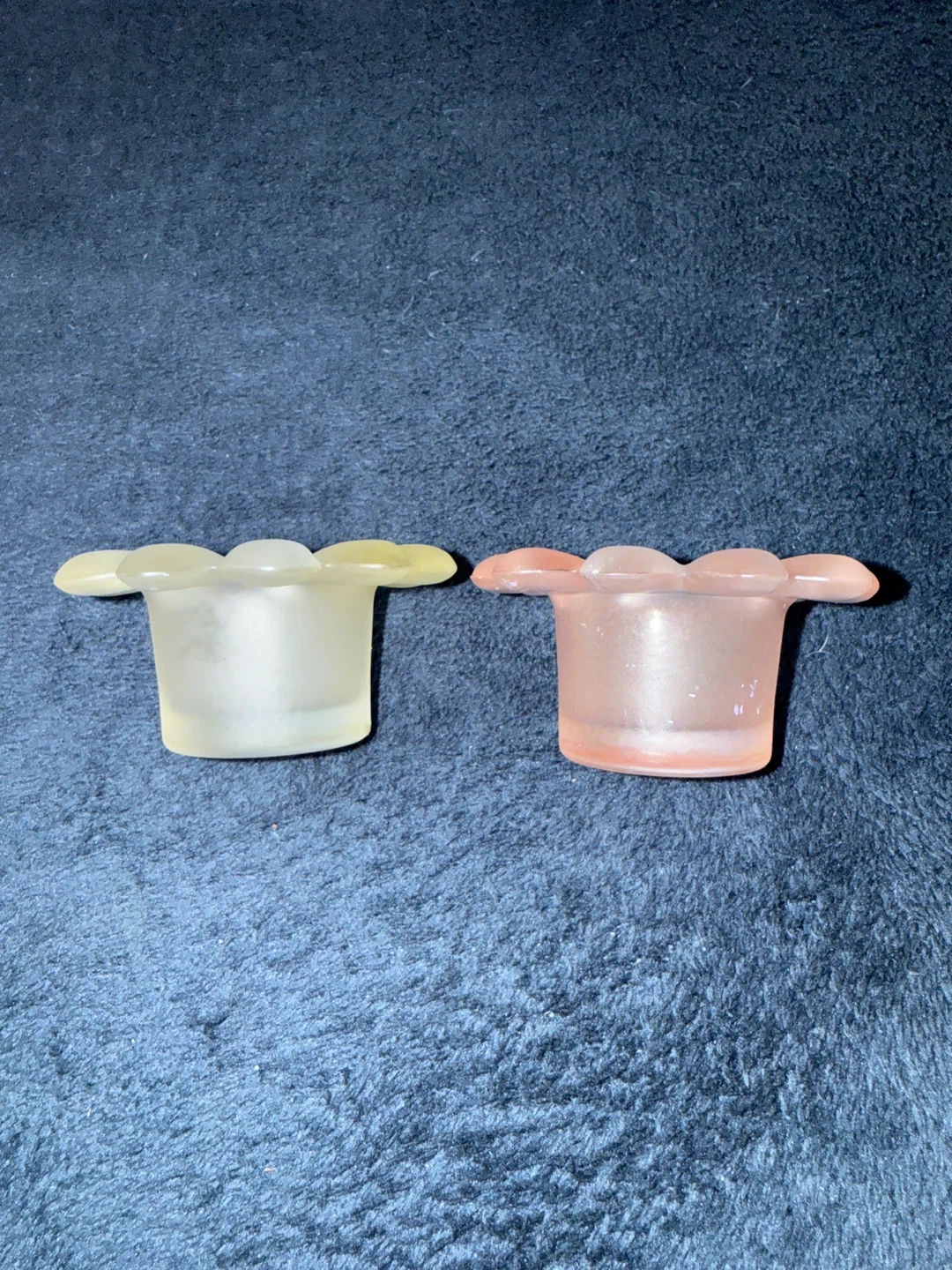 2 Flower-shaped Candle Holders - photo 2