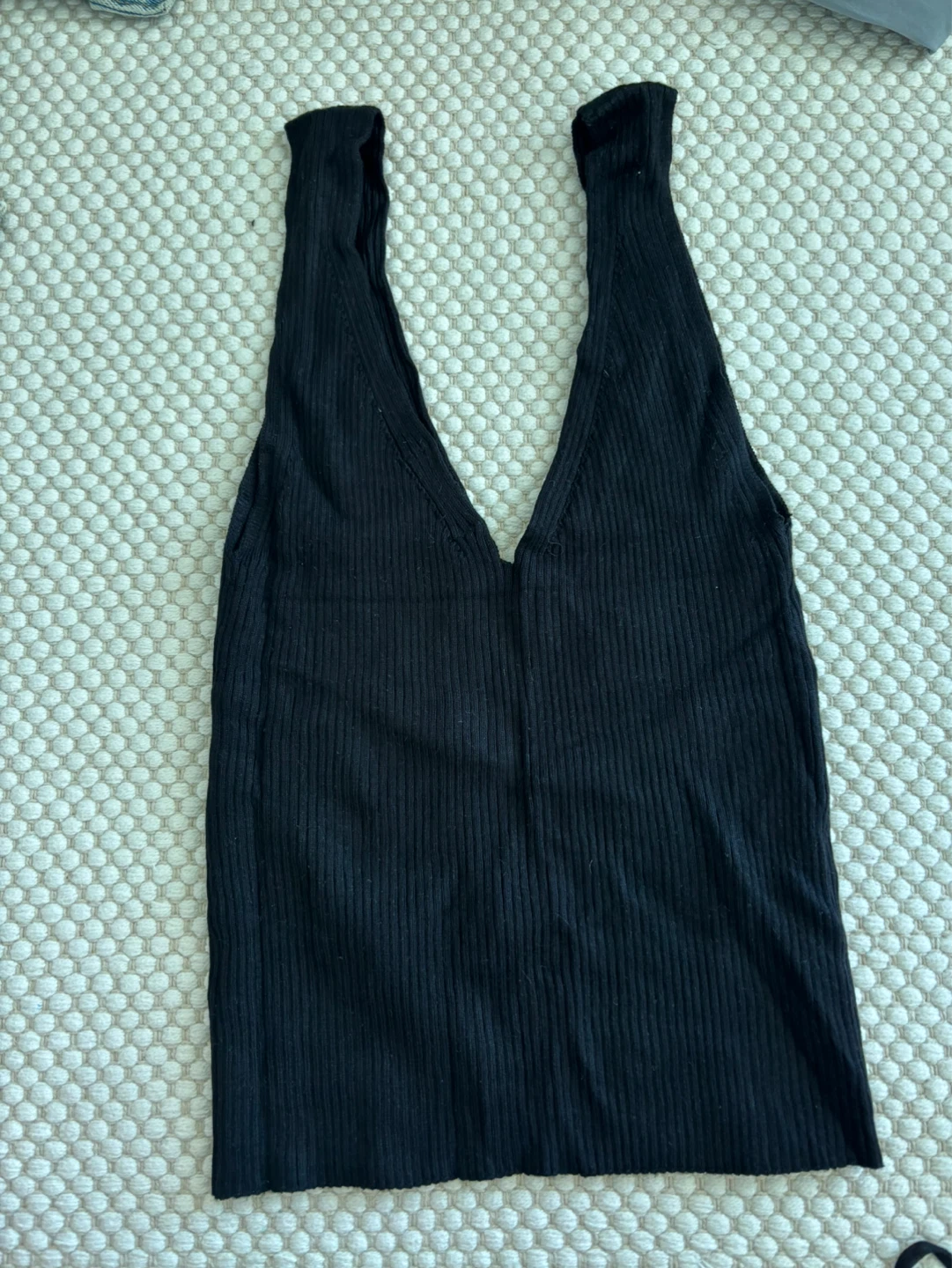 DYNAMITE Black V-Neck Ribbed Tank Top TP/XS - photo 2