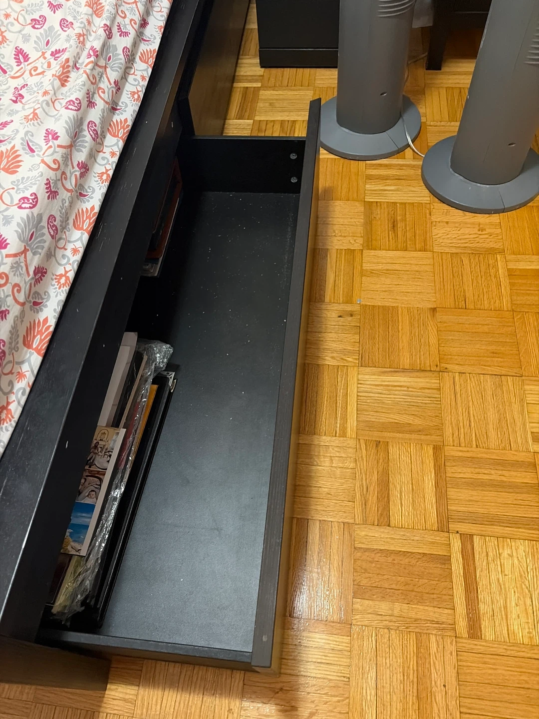 Selling a queen sized bed frame with four drawers - photo 2