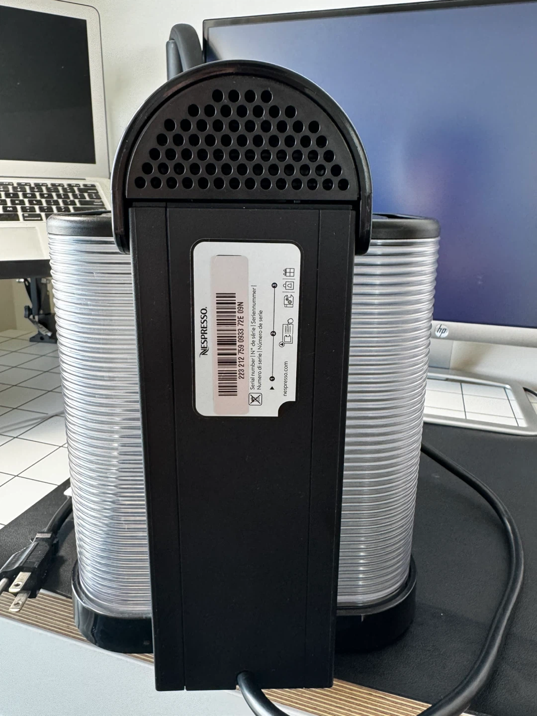 Nespresso Coffee Machine Vertuo - photo 3