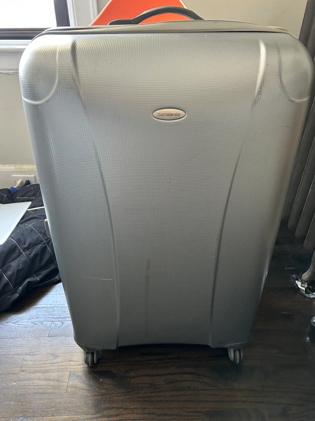 Large roller suitcase