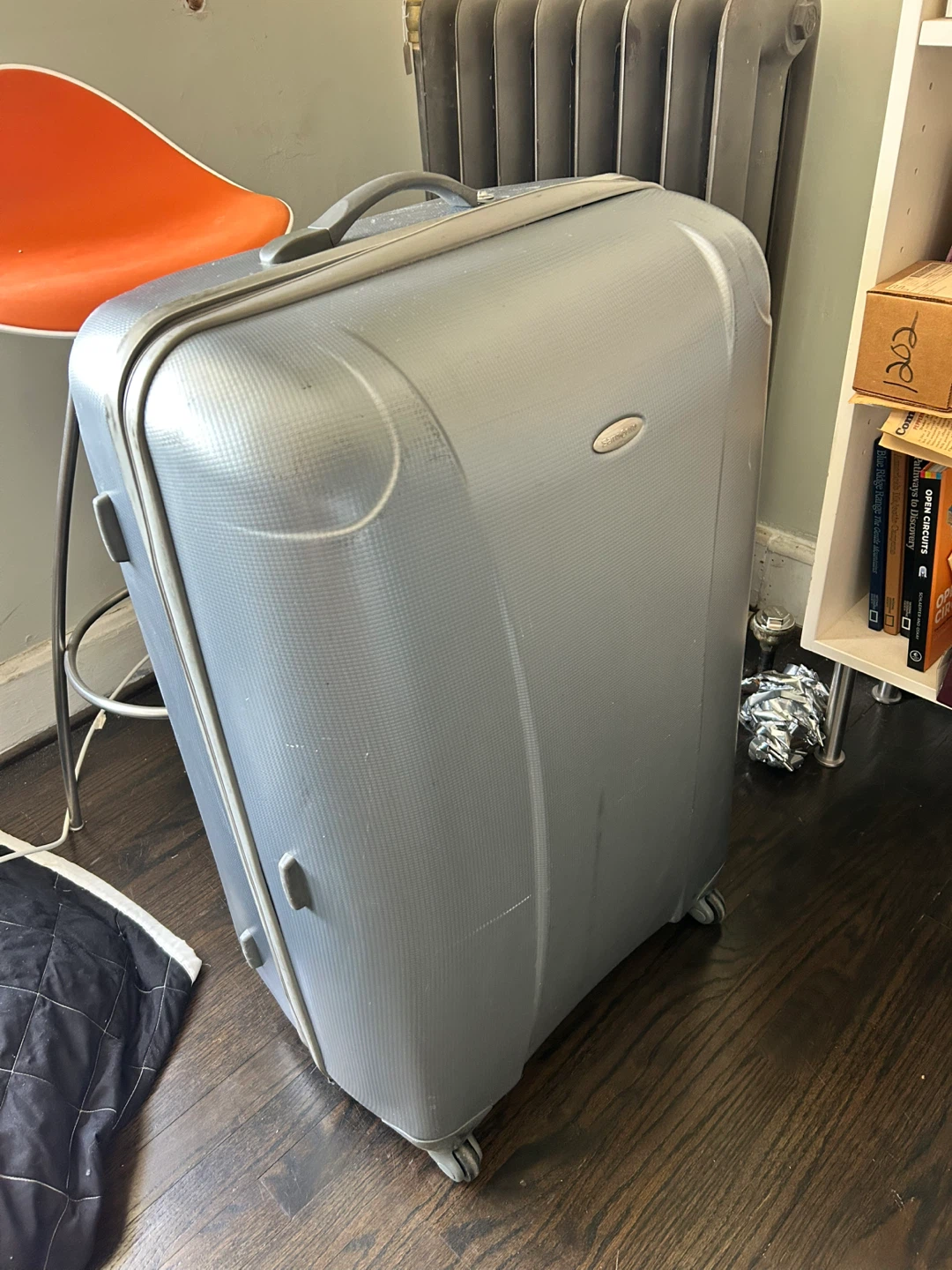Large roller suitcase - photo 2