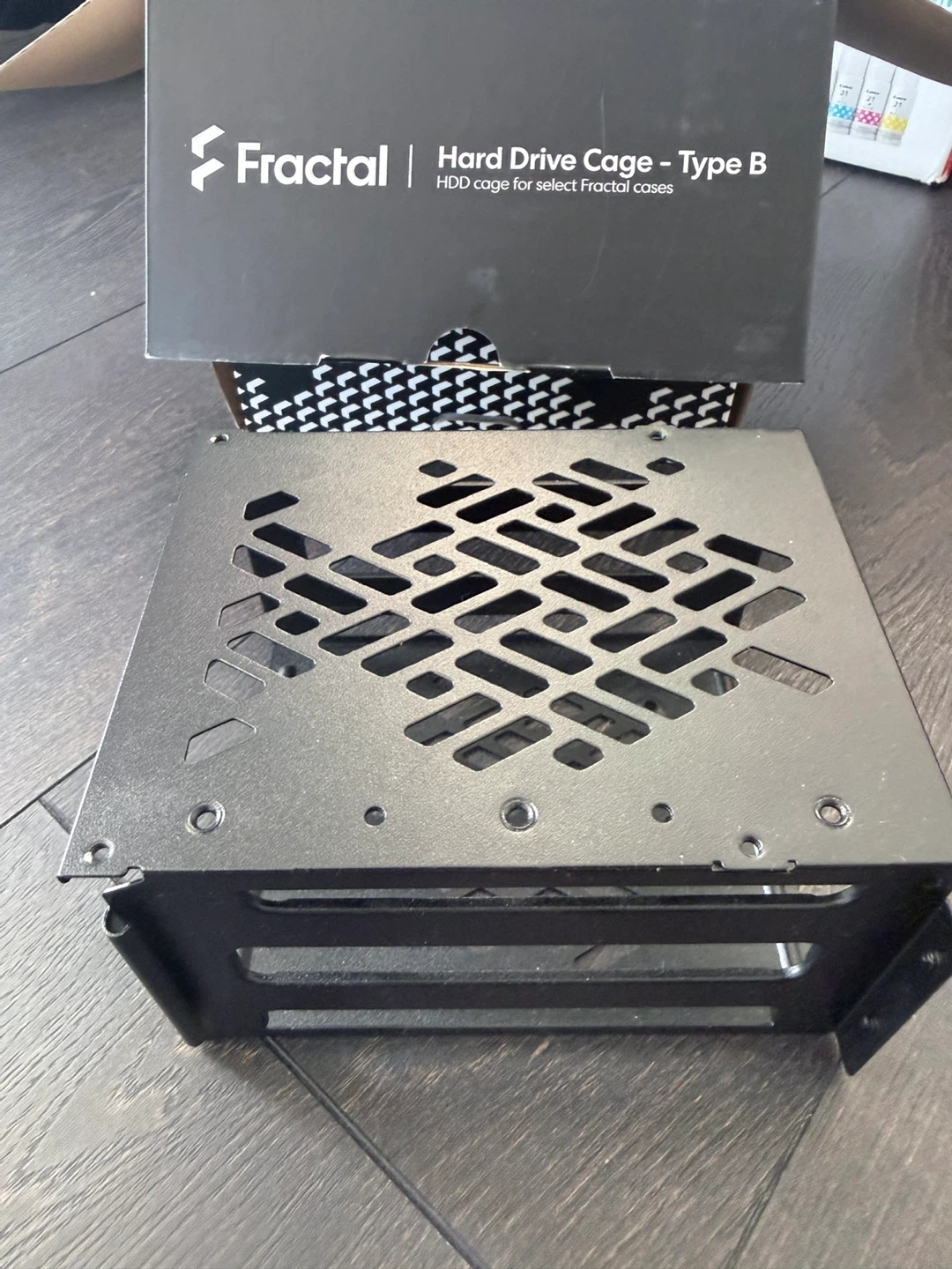 Fractal Hard Drive Cage - Type B , brand new - photo 3
