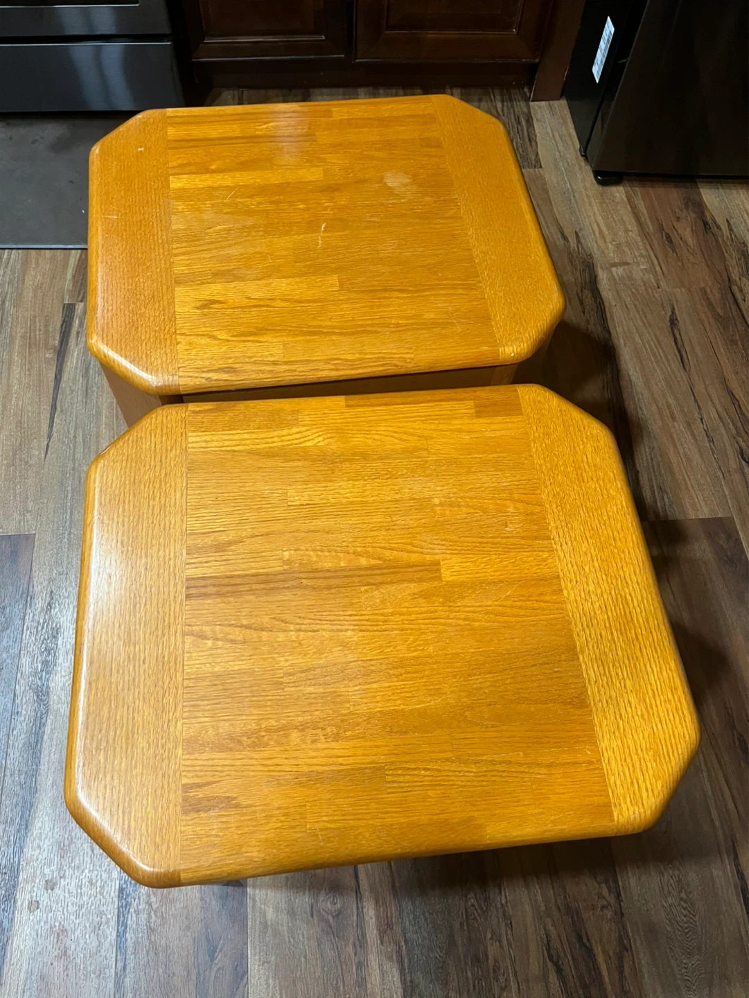 Set of 2 Wooden End Tables