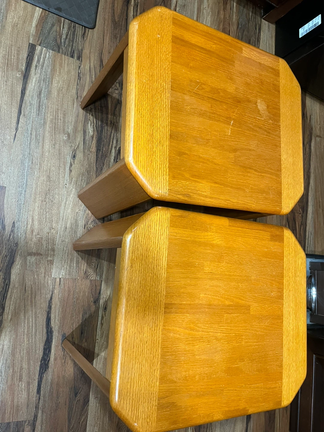 Set of 2 Wooden End Tables - photo 2