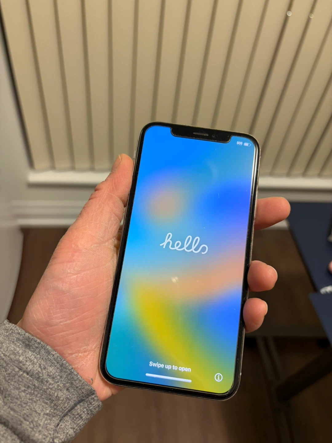 Apple iPhone X 64gb (fully functional w/ cracked back glass)