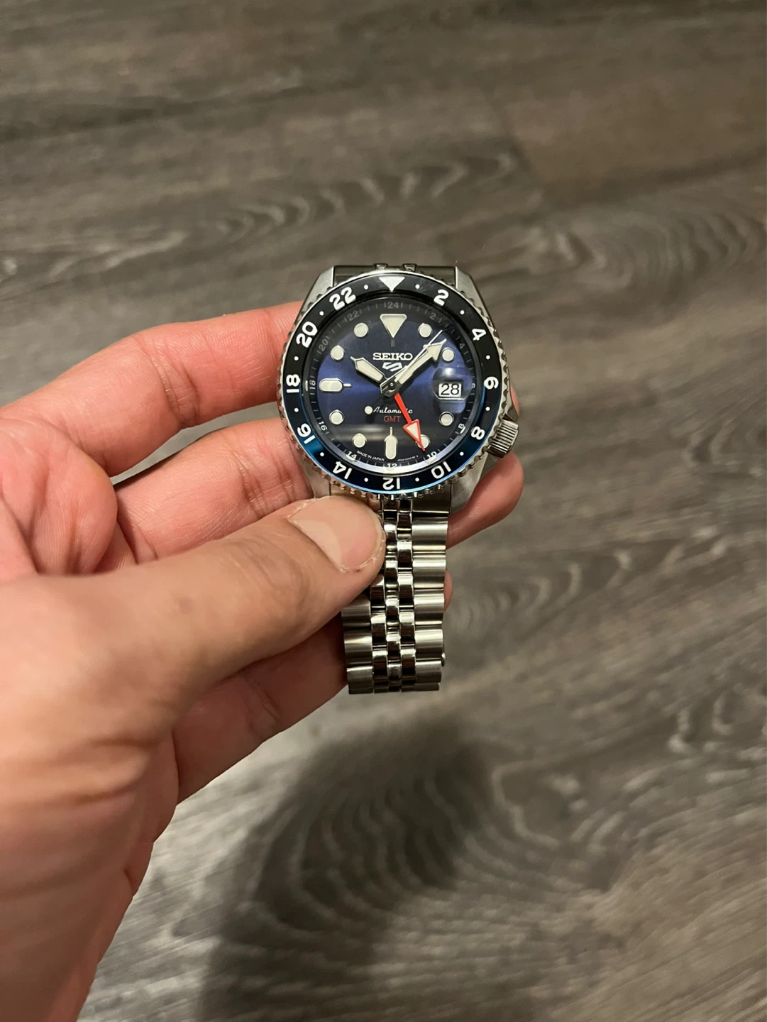 Seiko 5 GMT Automatic Watch - photo 2