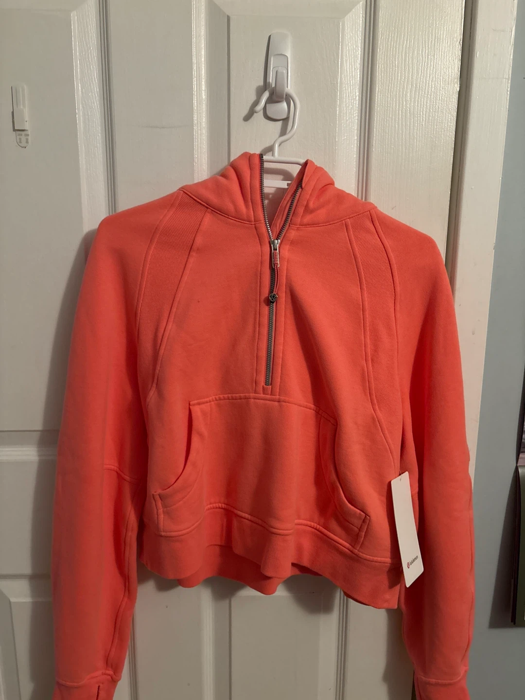 Lululemon raspberry cream scuba size Xs/s tags on hoodie
