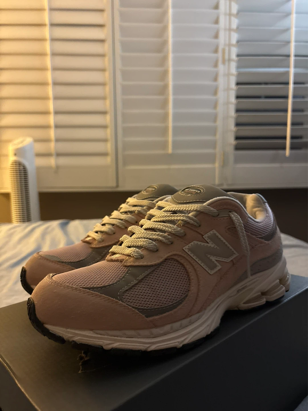 New Balance 2002R Orb Pink Men’s size 8/ Womens size 9.5 - photo 4