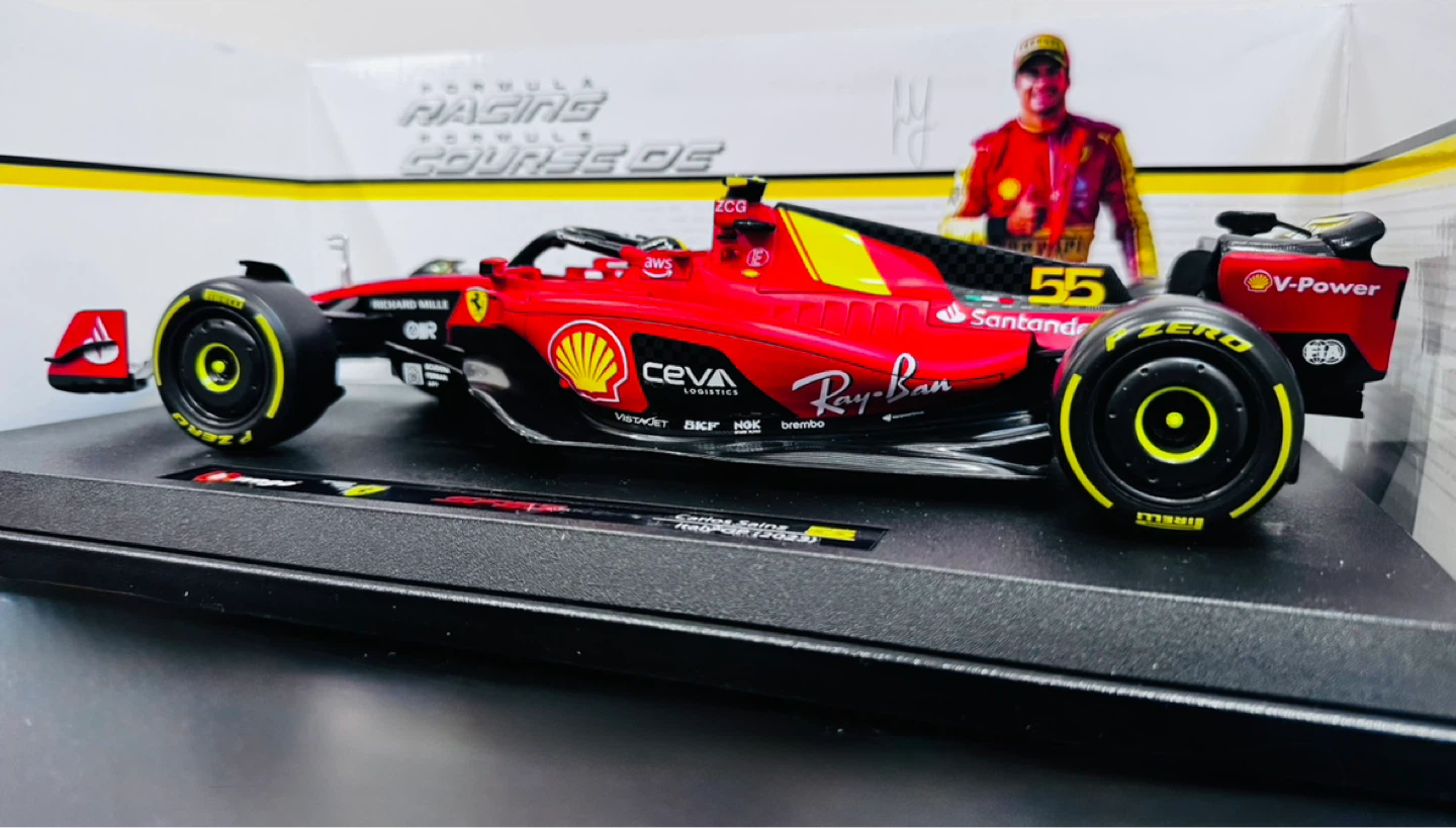 Bburago 1:18 SF23 Ferrari Carlos Sainz F1 Car - photo 3