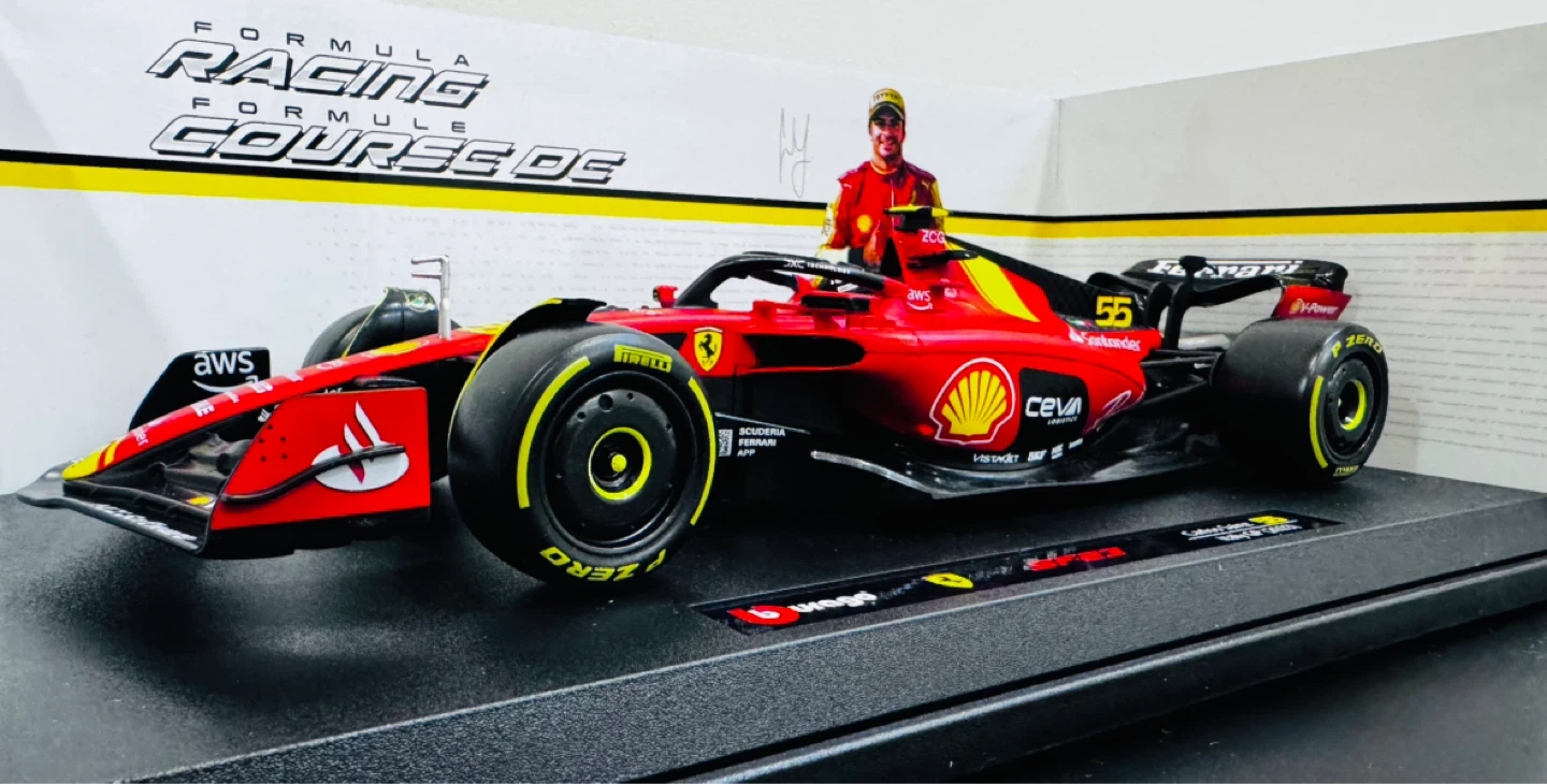 Bburago 1:18 SF23 Ferrari Carlos Sainz F1 Car - photo 2