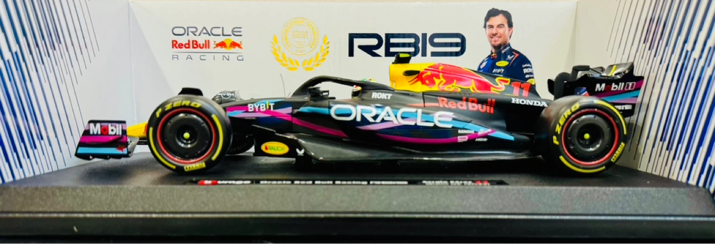 Bburago 1:18 Red Bull Racing RB19 Sergio Pérez Diecast model