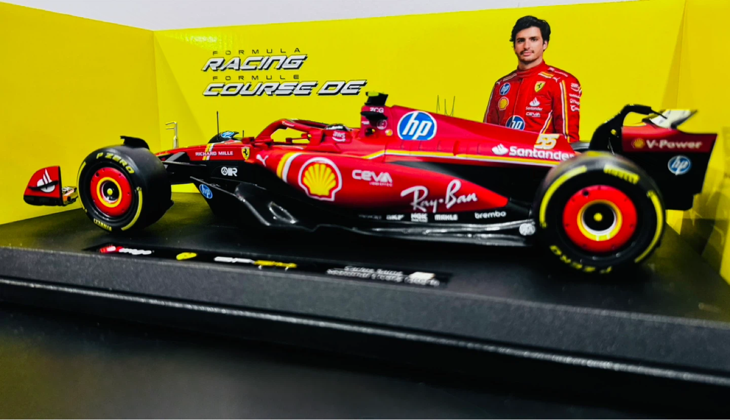 Bburago 1:18 Ferrari SF-24 Carlos Sainz Diecast model - photo 5