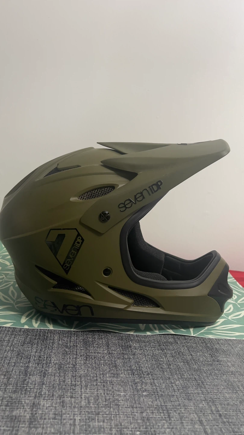 7iDP M1 Full Face Helmet - Olive Green