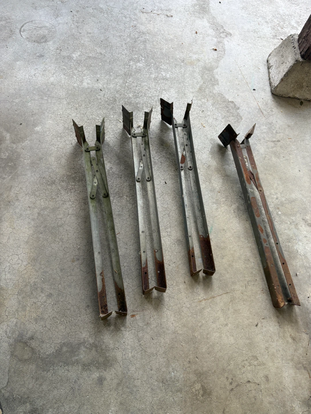 Saw horse legs