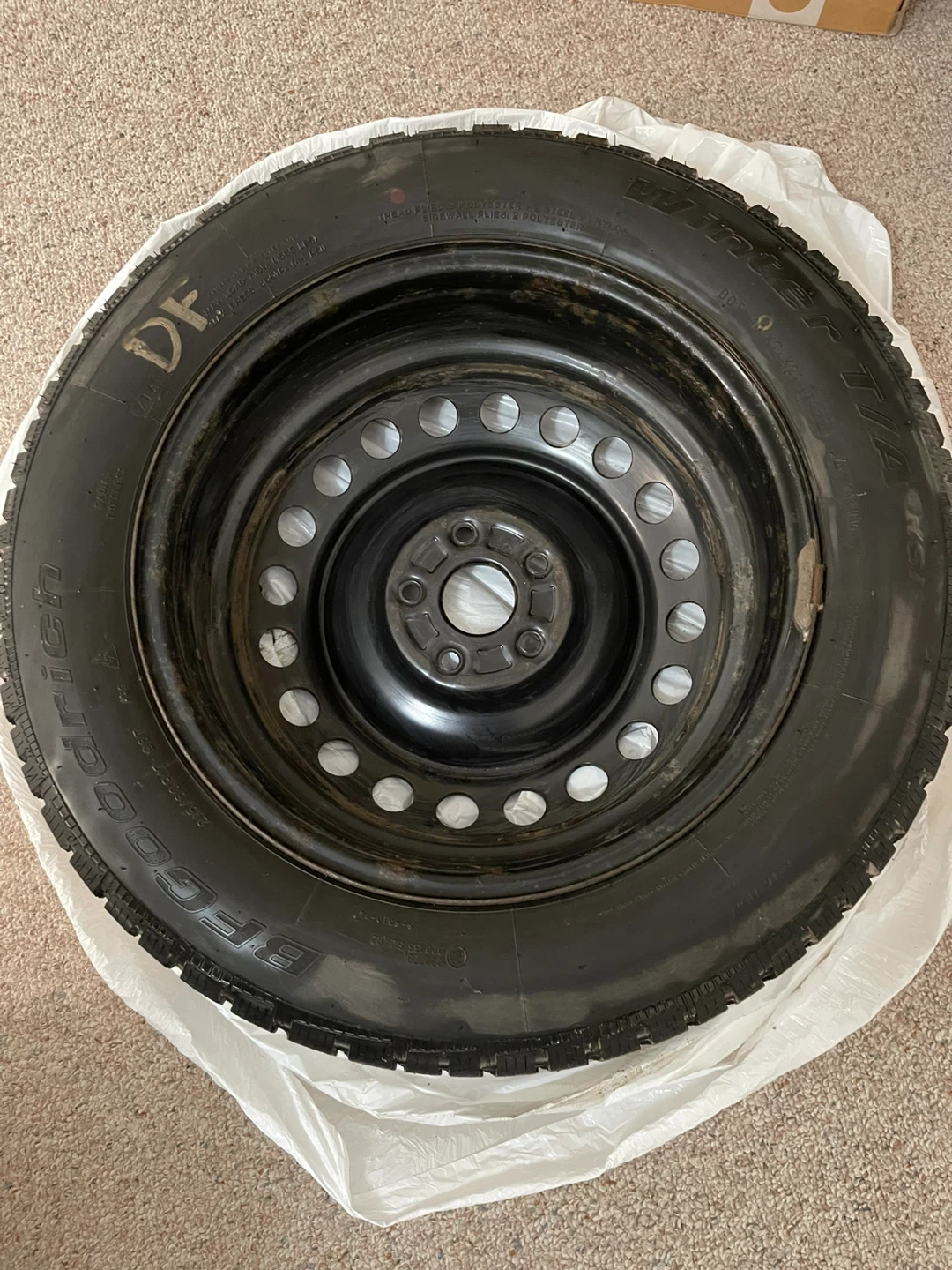 Title: 17" Continental ProContact TX Tire 215/60R17 96H - photo 2