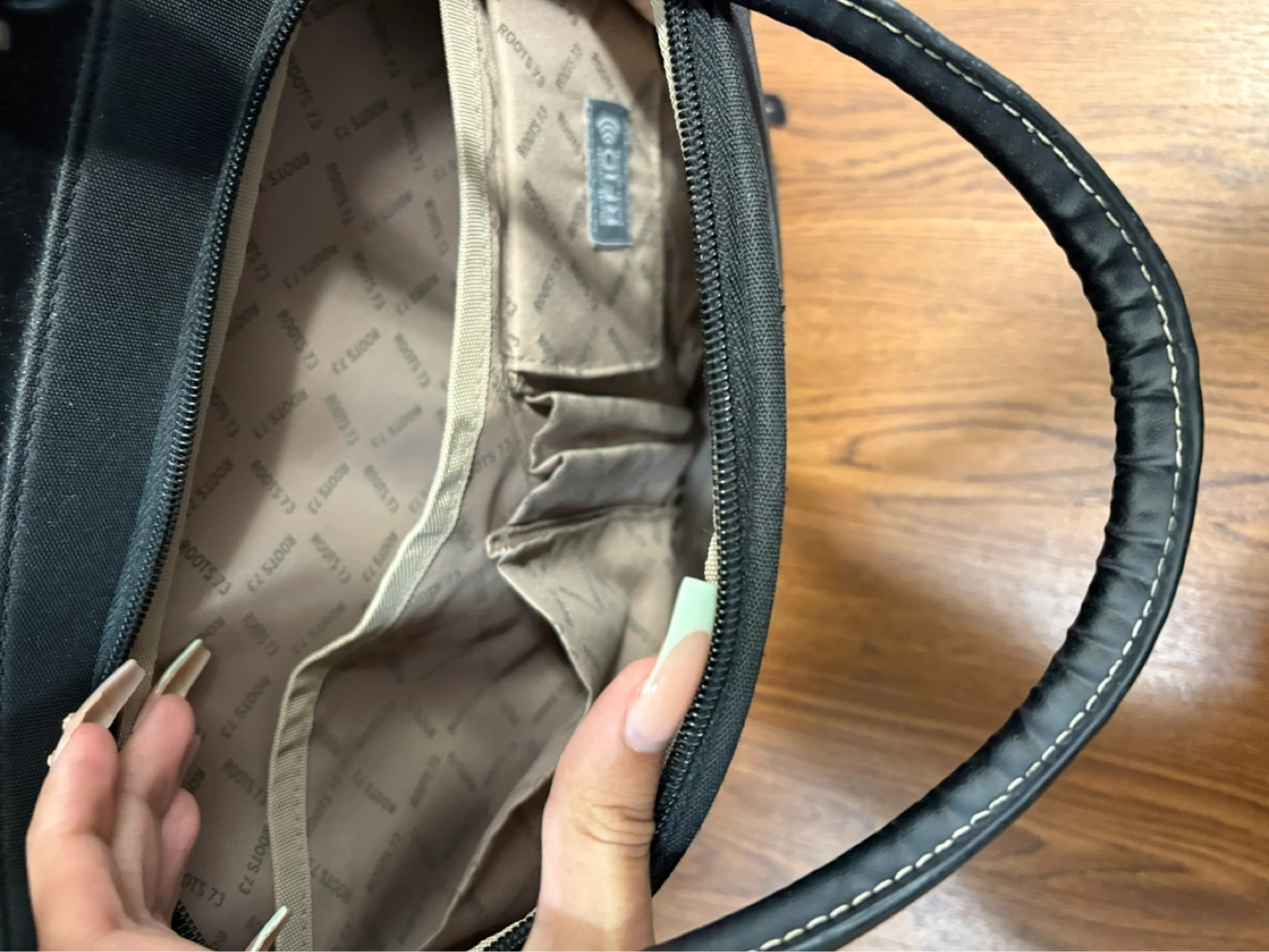 Roots 73 Black Rolling Laptop Bag - photo 4