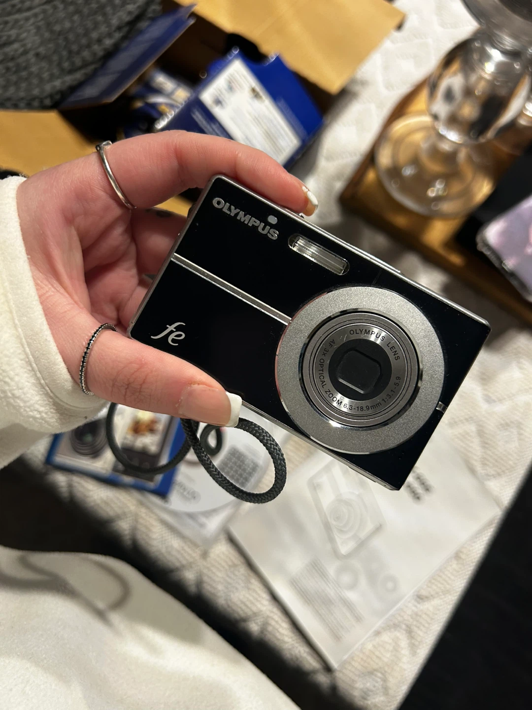 Olympus FE-310 Digital Camera - photo 2
