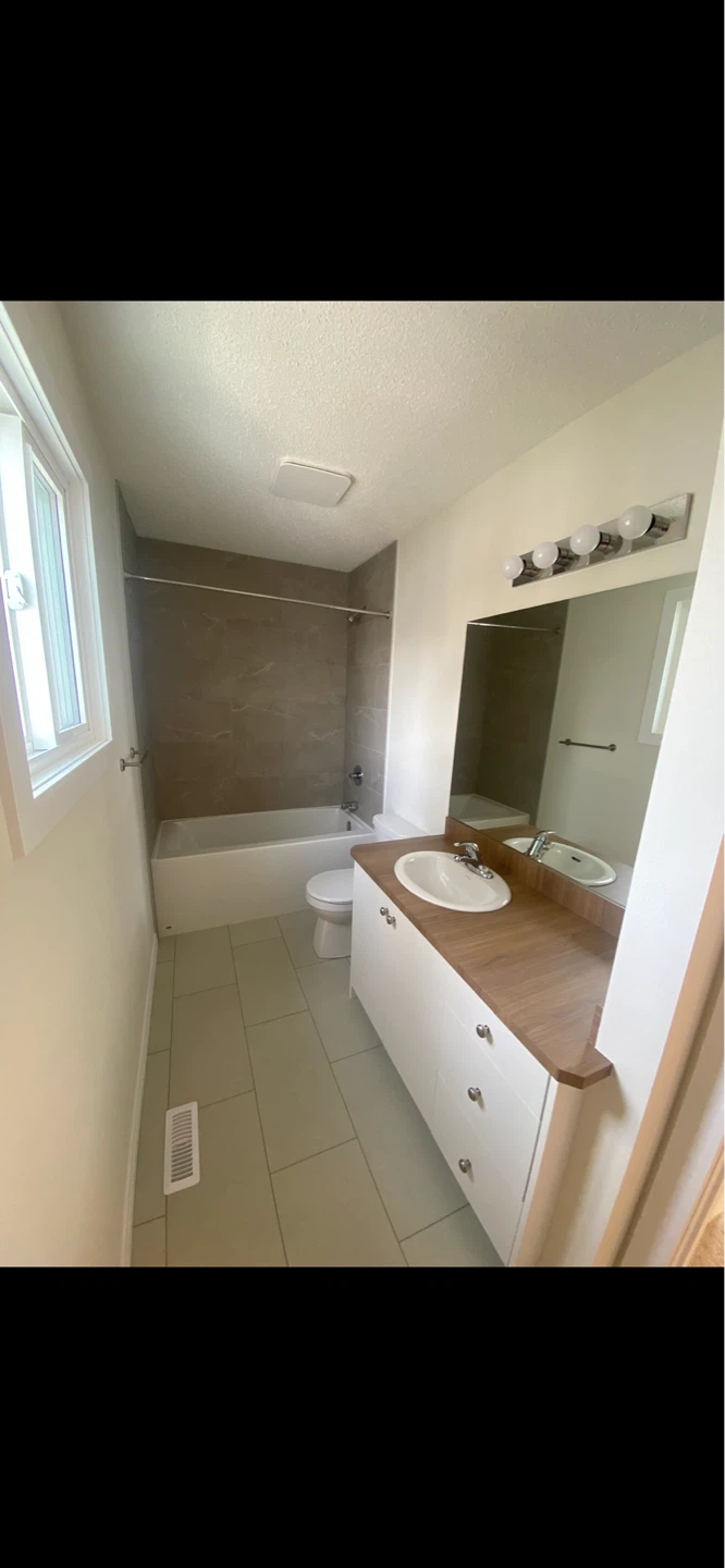 Private room for rent in Calgary - Falconridge - photo 5