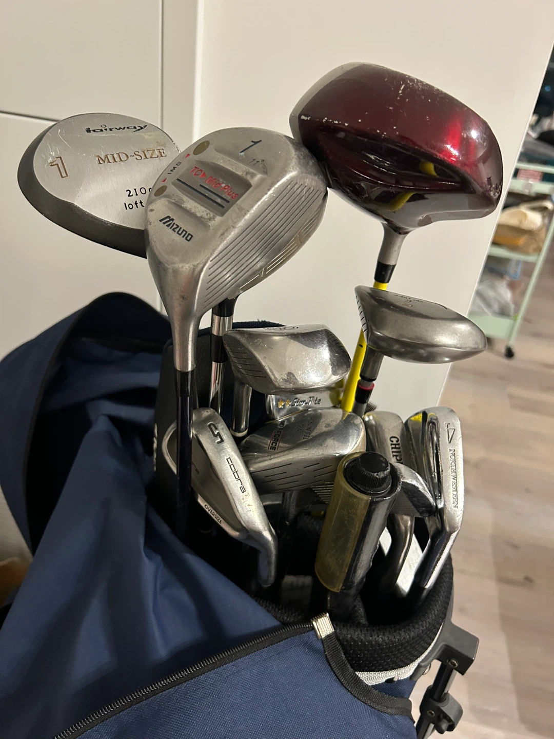 Set of Golf Clubs with Golf Bag