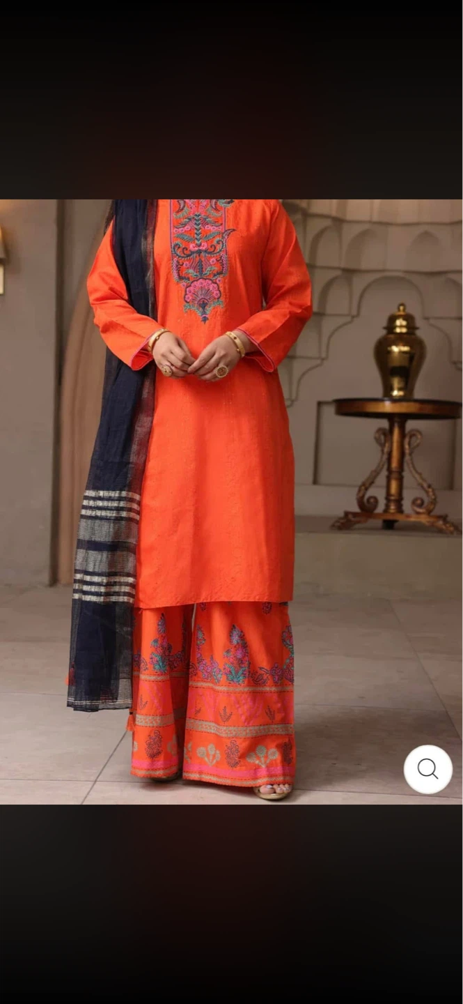 Orange embroidered kurta and pants set - photo 2
