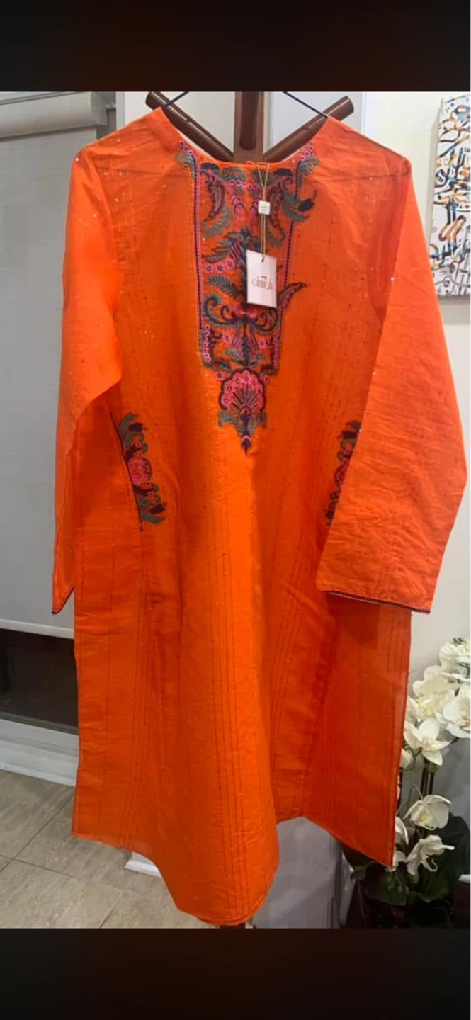 Orange embroidered kurta and pants set - photo 4