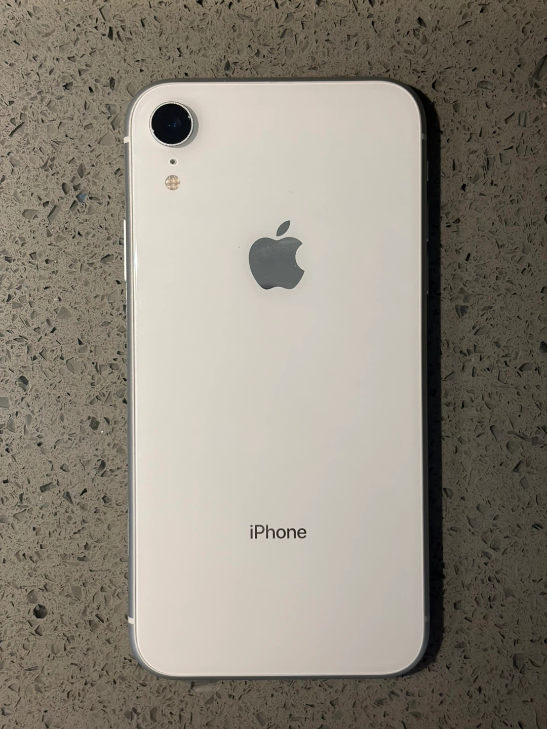 Apple iPhone XR 64gb - White - photo 2