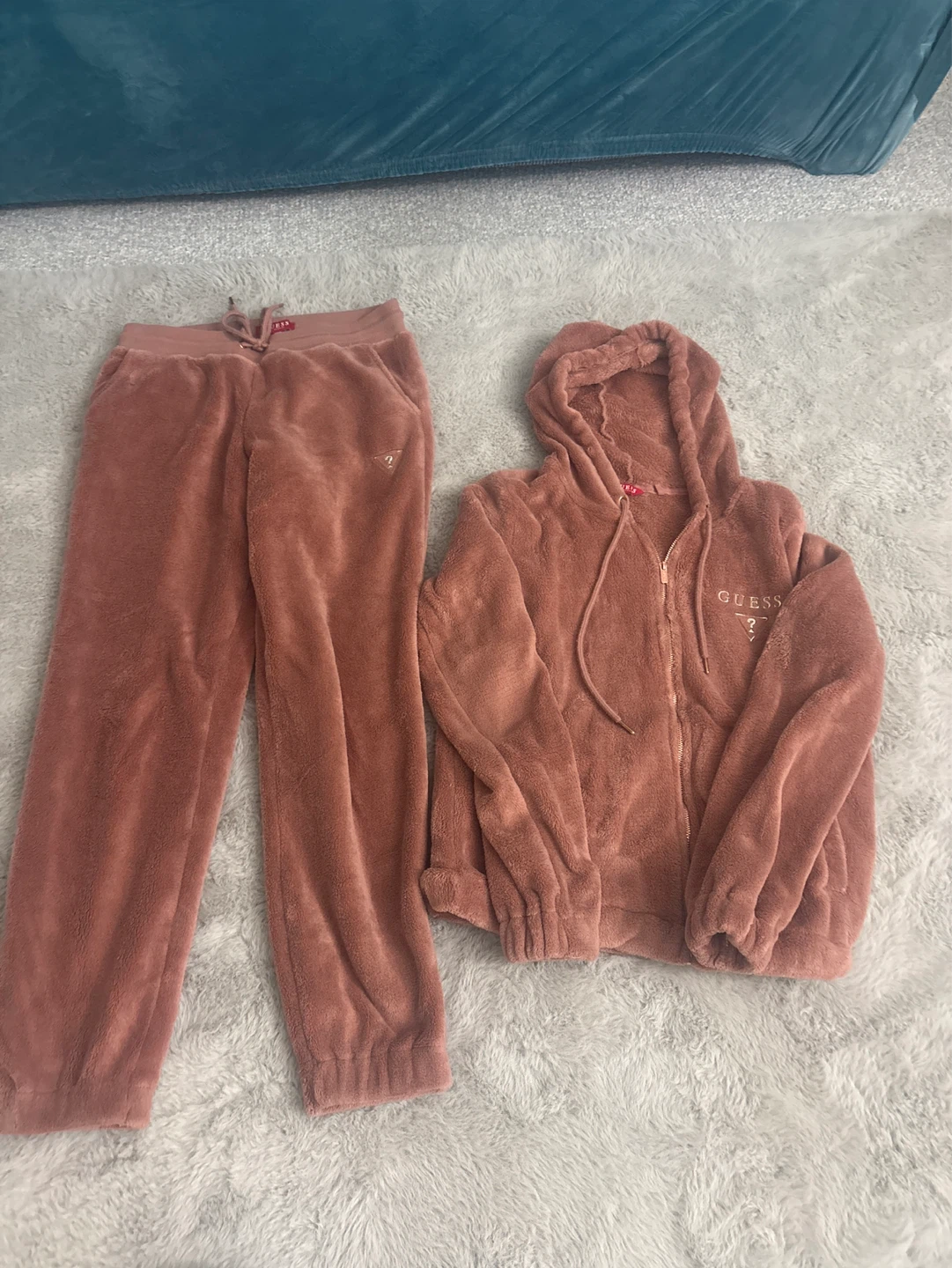Guess Velour Tracksuit - Rose Pink size small - photo 2
