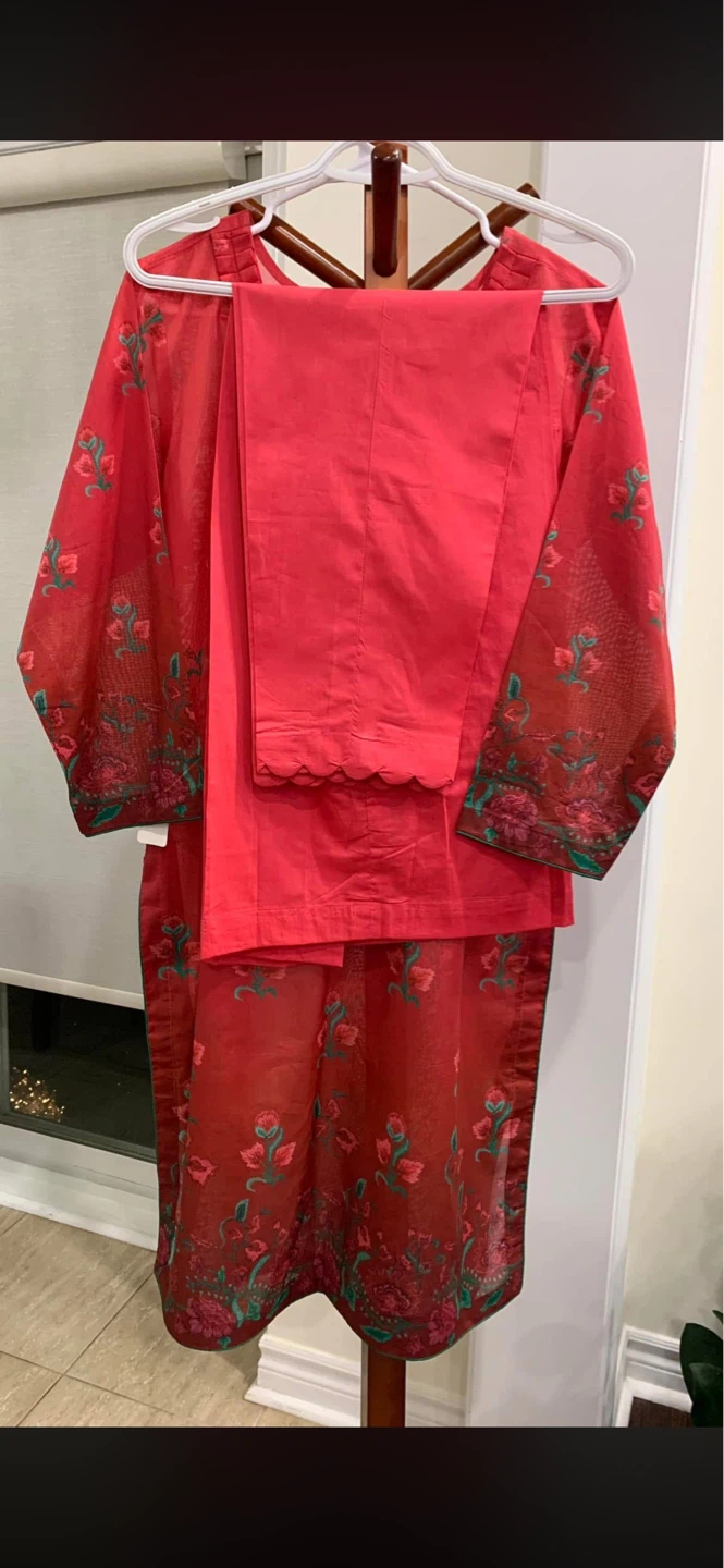 Red 3-Piece Embroidered Lawn Suit - photo 4