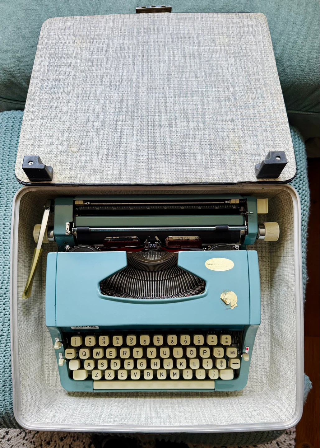 Brother Opus 895 Typewriter & Case - photo 2