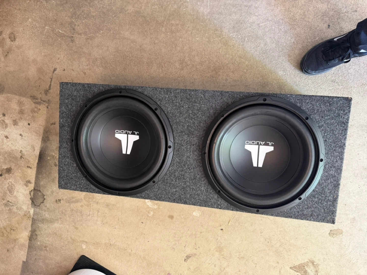 JL Audio Dual 12-Inch Subwoofer Enclosure - photo 3