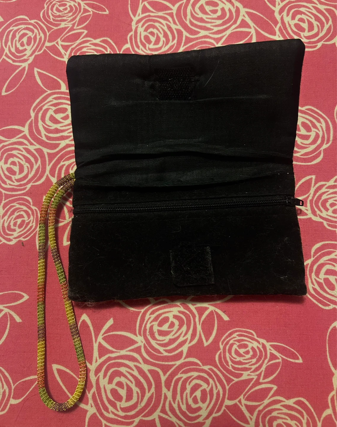 Antique Zardozi Embroidered Velvet Wristlet - photo 4