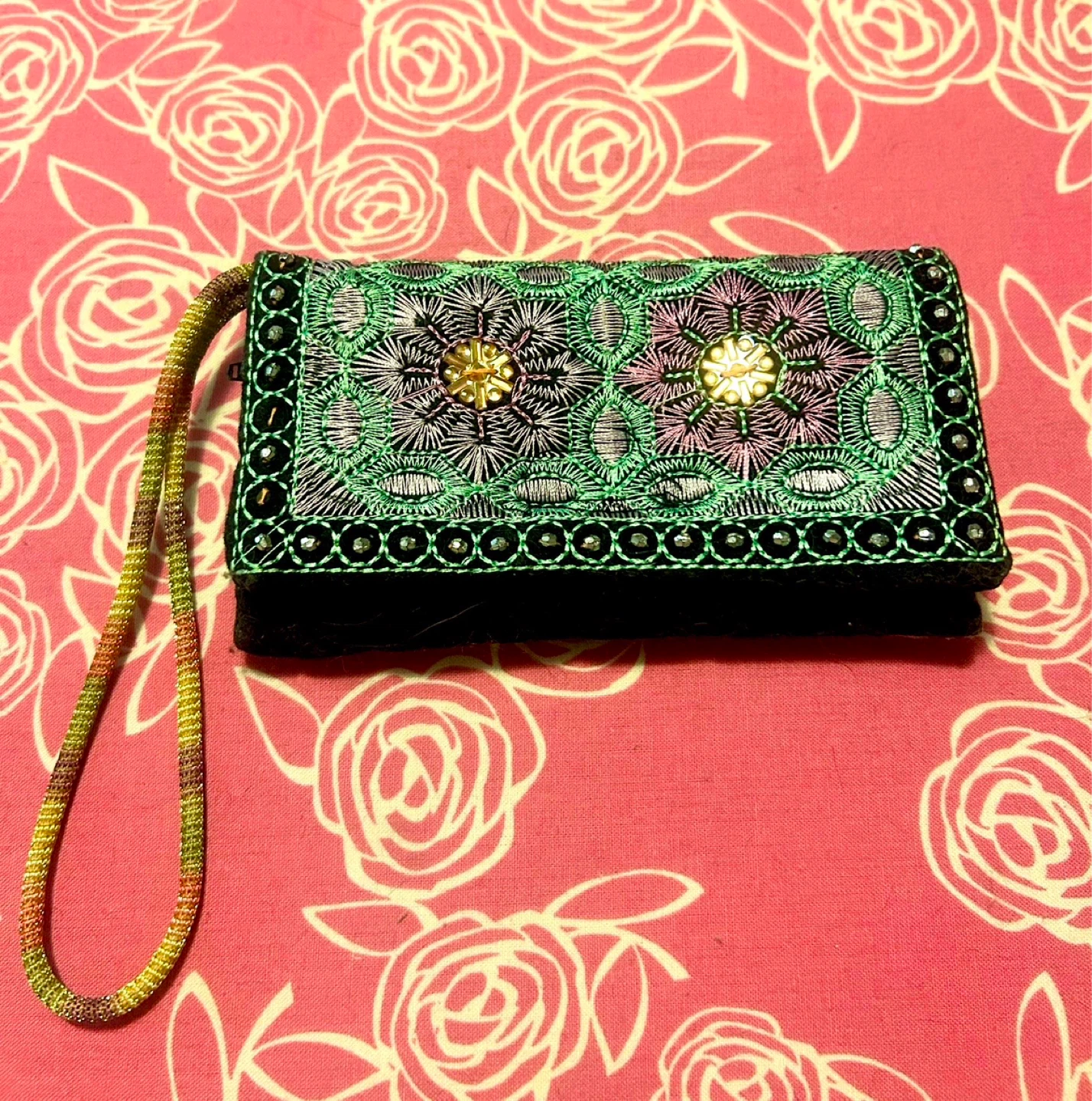 Antique Zardozi Embroidered Velvet Wristlet - photo 2