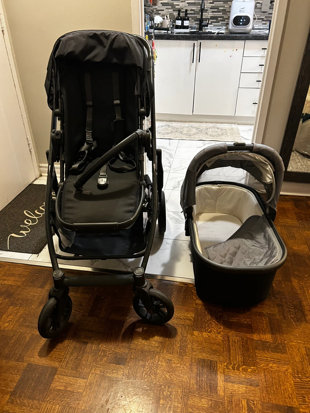 Black Uppababy Vista Stroller with Bassinet - photo 2