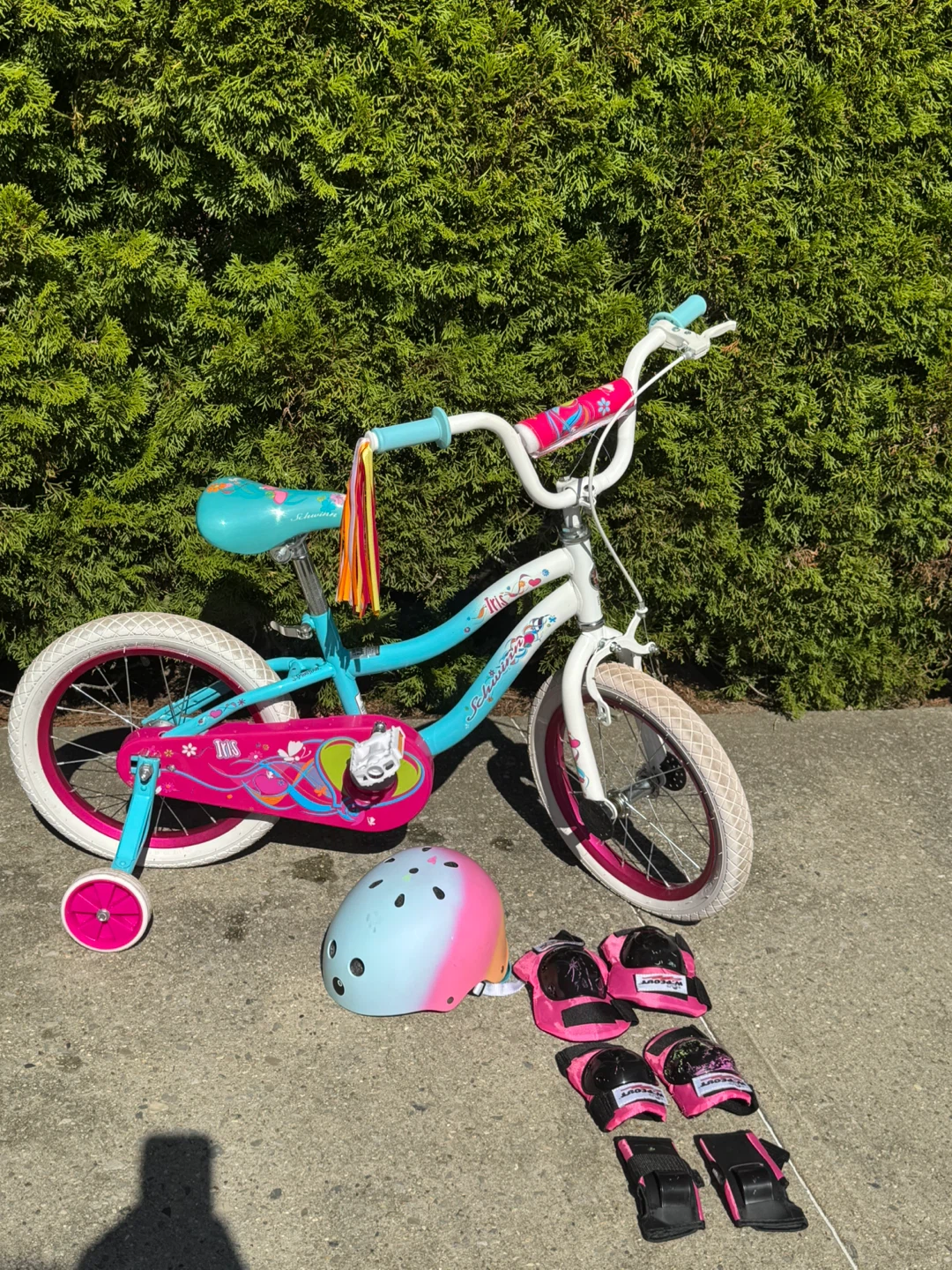 Schwinn Kids Bike with Helmet and Pads