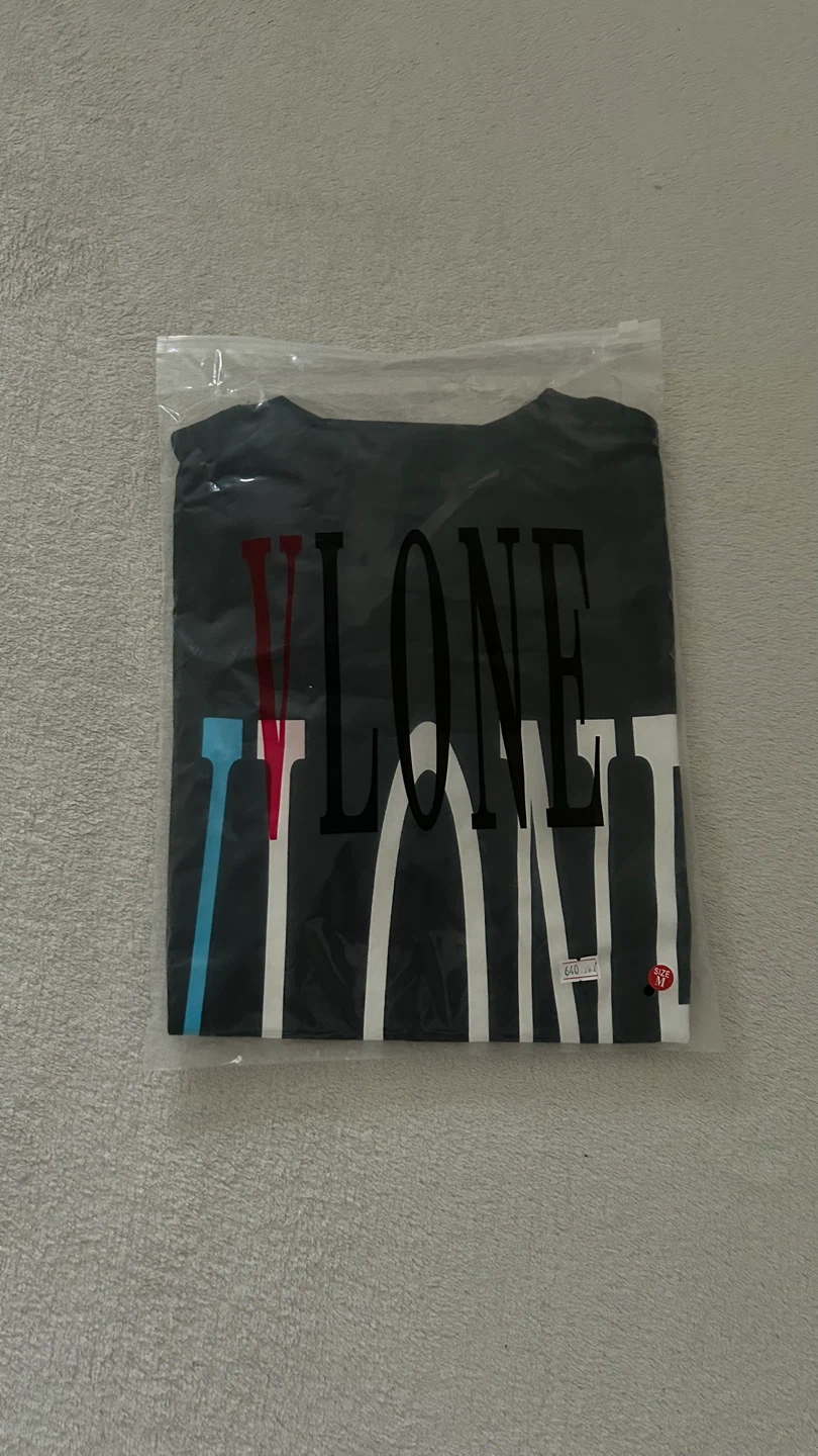 VLONE Black T-Shirt - photo 5