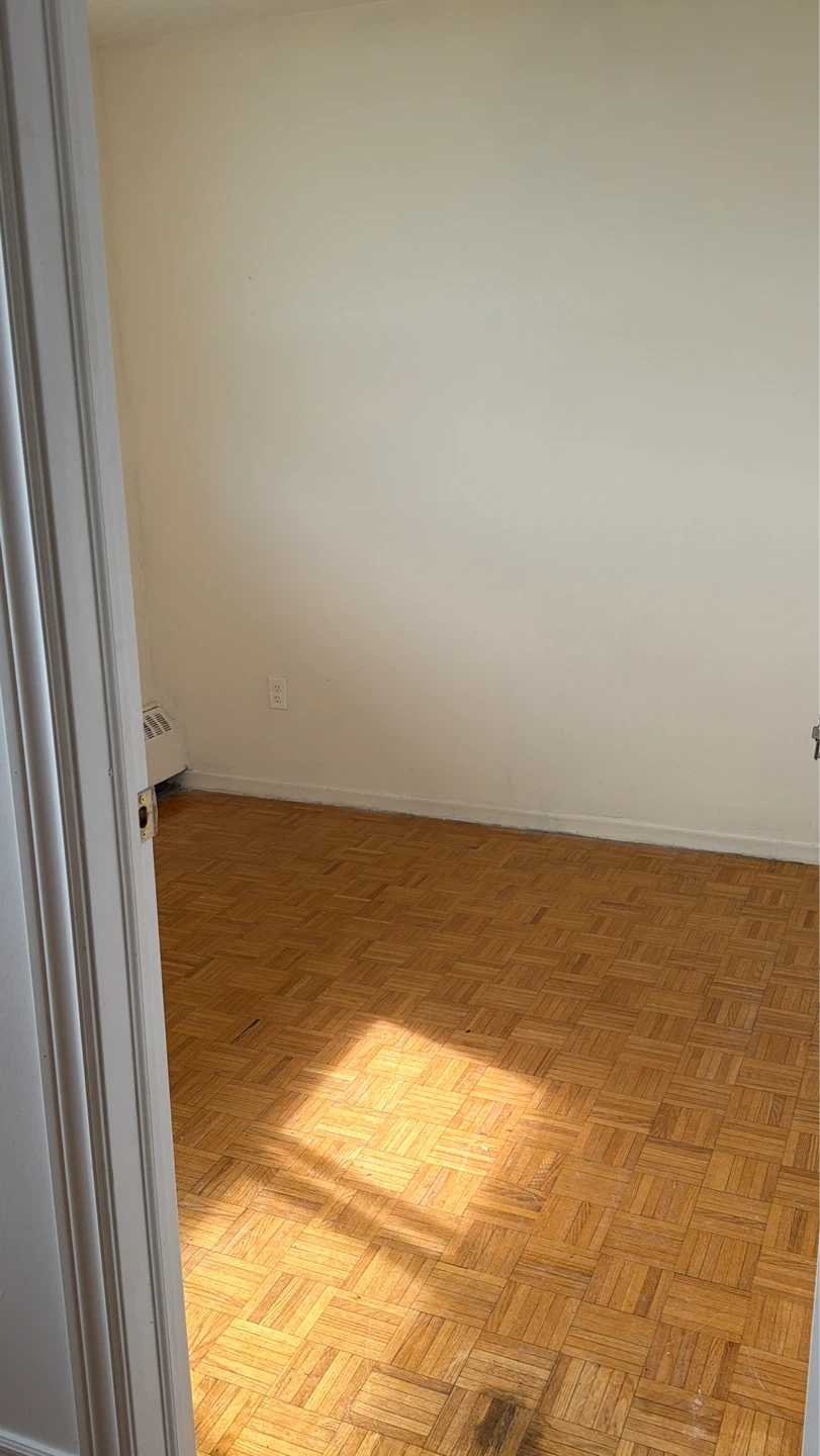 A room in 2 bedroom to rent. - photo 4
