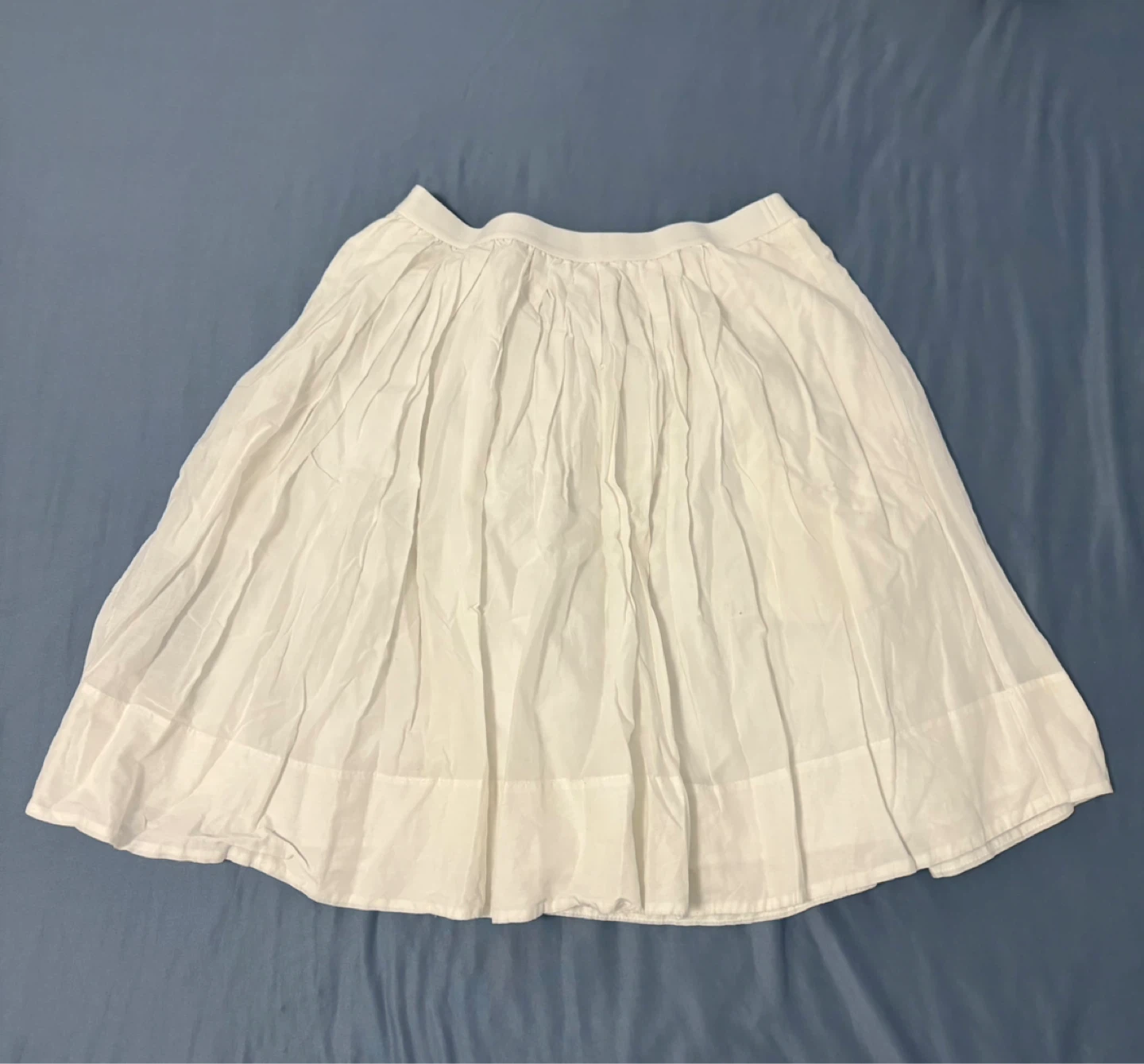 UNIQLO White Pleated Skirt