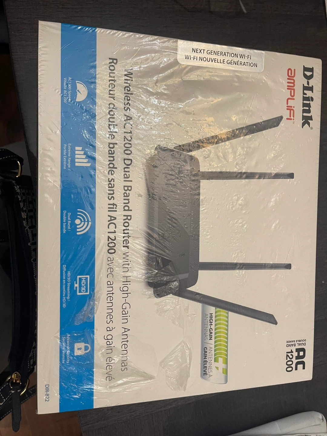 D-Link Amplifi Wireless AC1200 Dual Band Router DIR-822