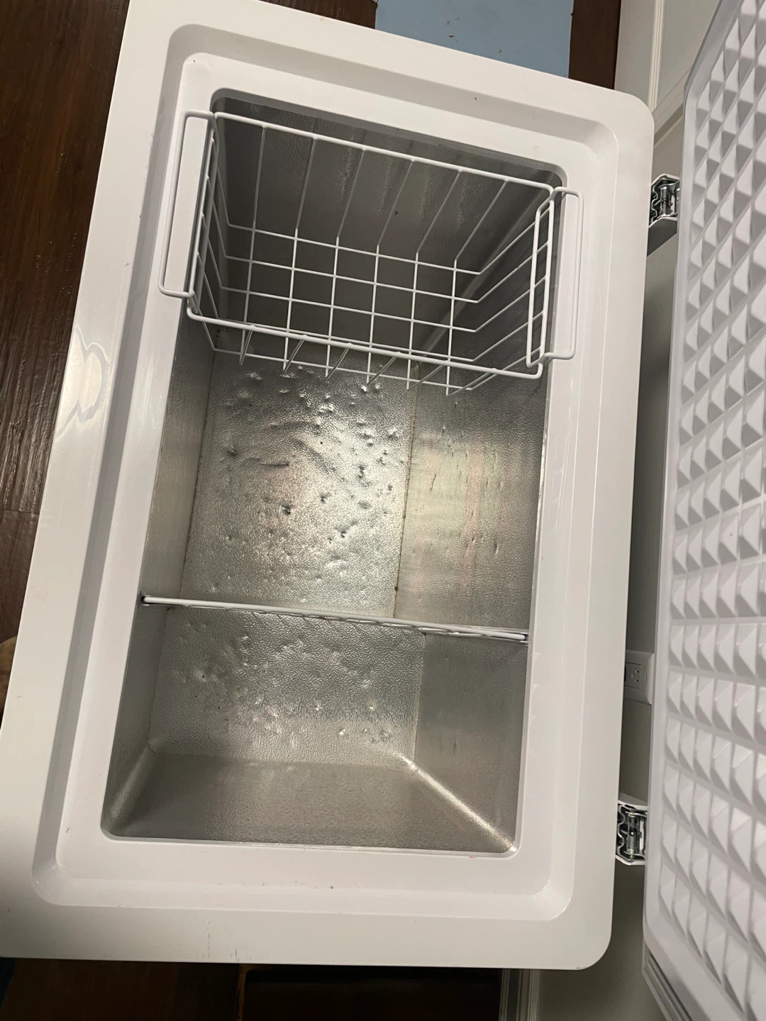Danby Chest Freezer DCF051A1WDD - photo 3